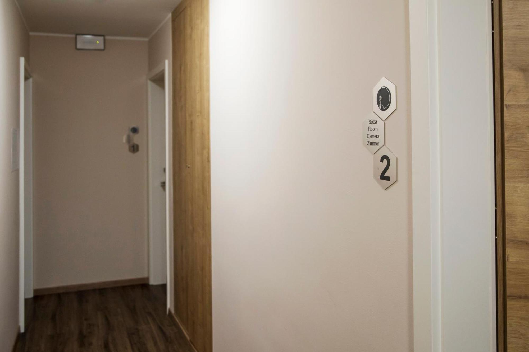 Gostilna S Prenocisci Pav Hotel Rakek Bagian luar foto