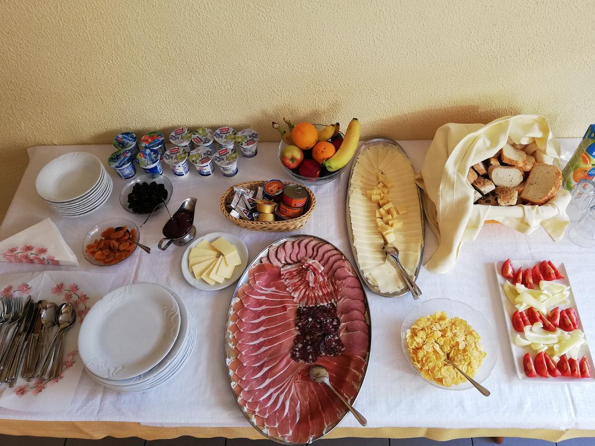 Gostilna S Prenocisci Pav Hotel Rakek Bagian luar foto